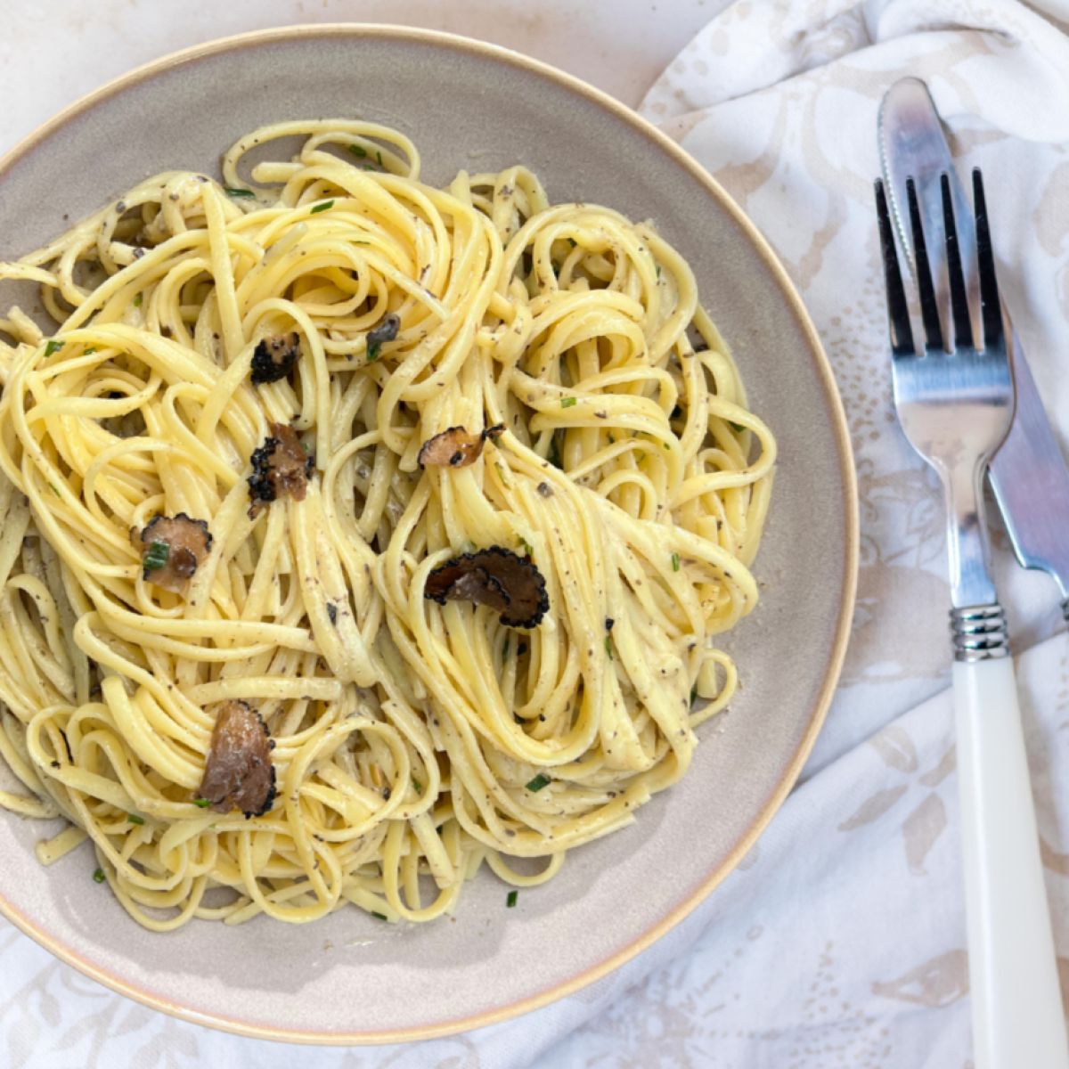 Square linguine truffe